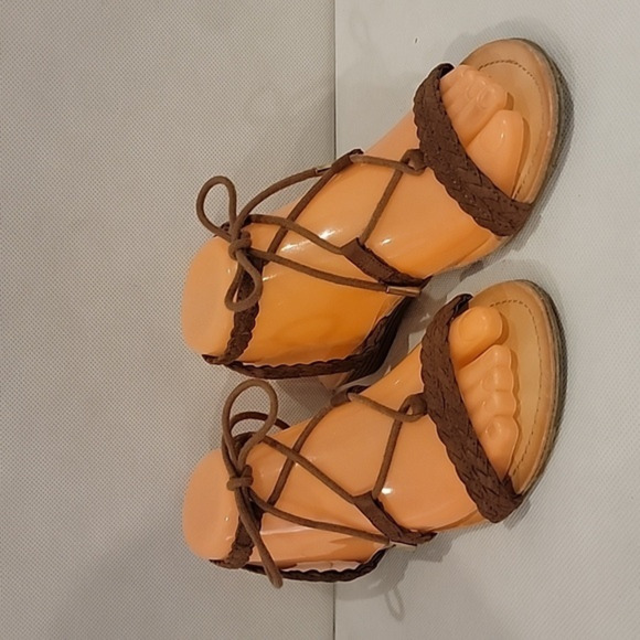 STEVE MADDEN BROWN STRAPPY‎ SANDALS (sz 7) - Picture 1 of 6